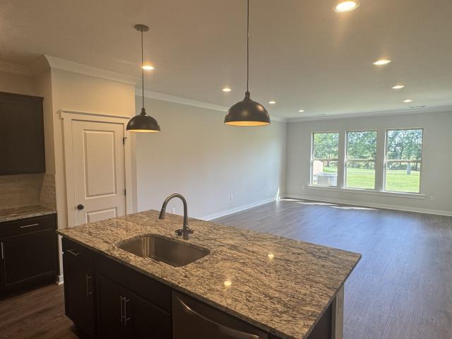 526 W Foxrun