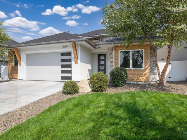 5274 N Cengotita Ln