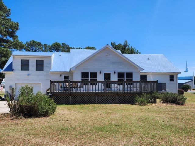 5275 Woodland Dr