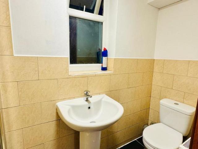 527 529 High Road E11 1 bed apartment to rent £1,550 pcm £358 pw