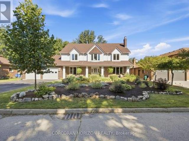 527 Anndale Court, Waterloo, ON, N2K 2R1 house for sale | Listing ID X13779 | Royal LePage