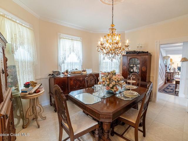 527 Indian River Ave, Titusville, FL