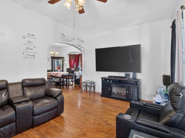527 N Memorial Dr