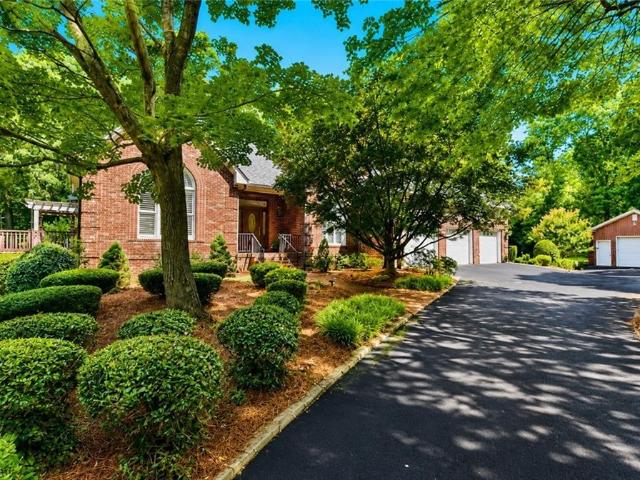 527 Nassau Trail