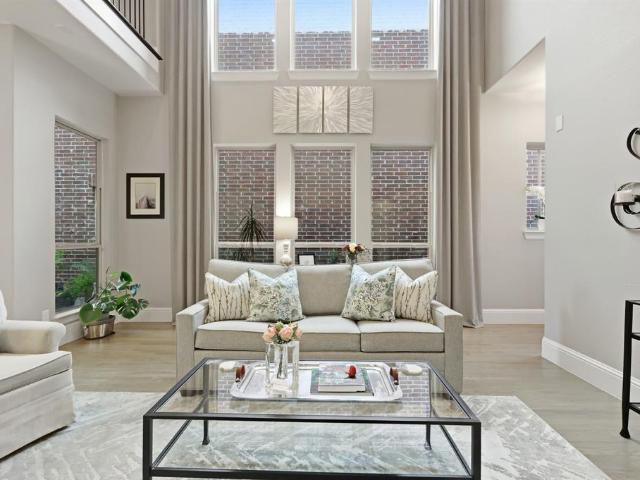 527 Sandy Lane