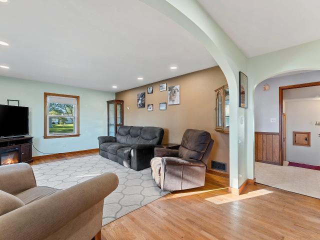 527 PARKER Avenue