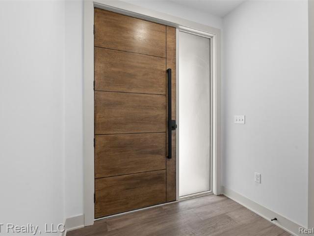 527 Walnut Street