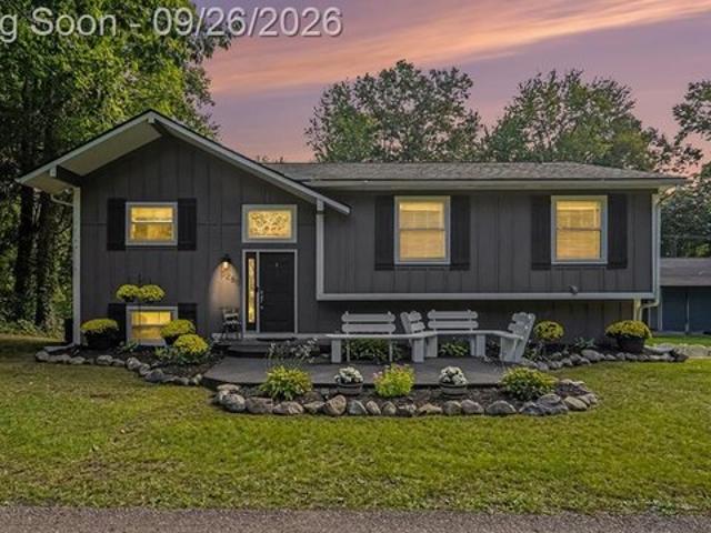 5280 Crestover, Hamburg Township, MI 48169