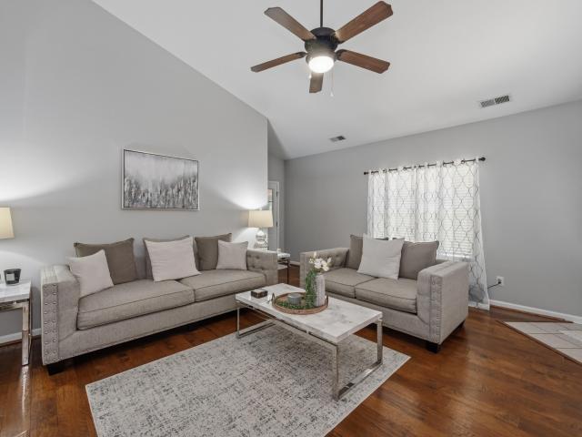 5281 Cottage Circle