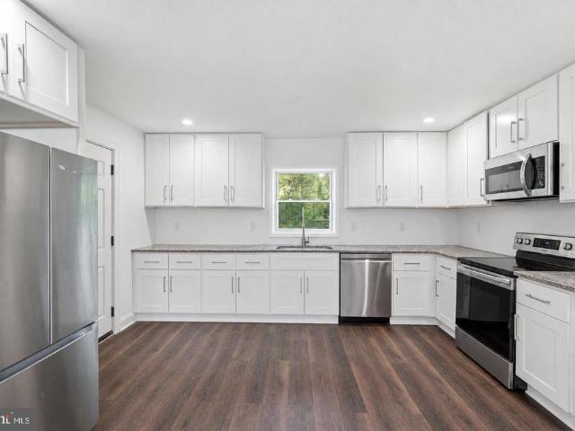 5281 Red Hill Drive
