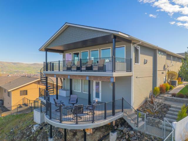 528 Crestline Circle Drive