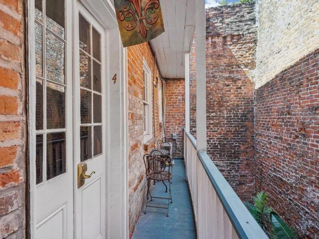 528 Dumaine Street # 4