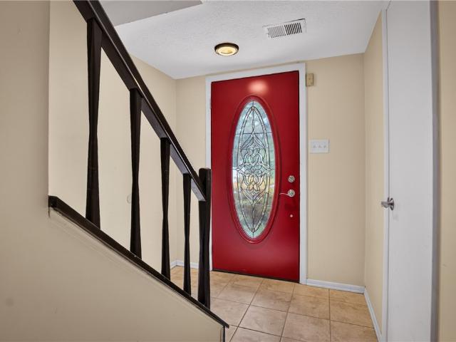 528 Hunters Path Rd