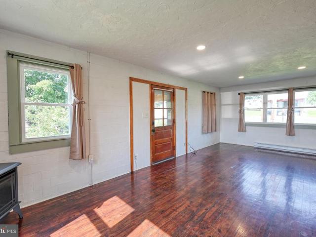528 Jonestown Road