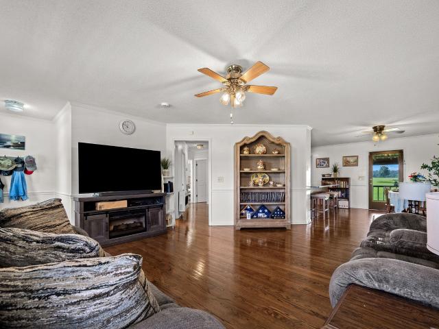 528 W Point Rd