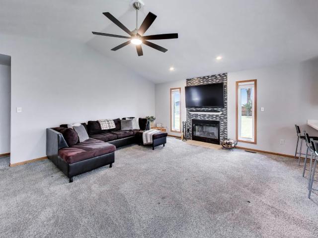 528 Valencia Dr