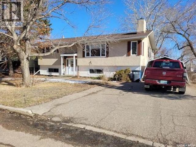 529 6Th Avenue E, Assiniboia, SK, S0H 0B0 house for sale | Listing ID SK029477 | Royal LePage