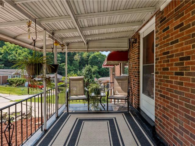 529 Naysmith Rd