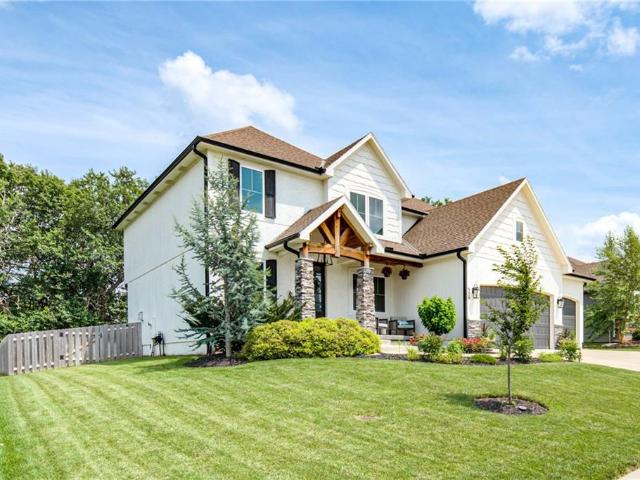 529 NE Legacy View Drive