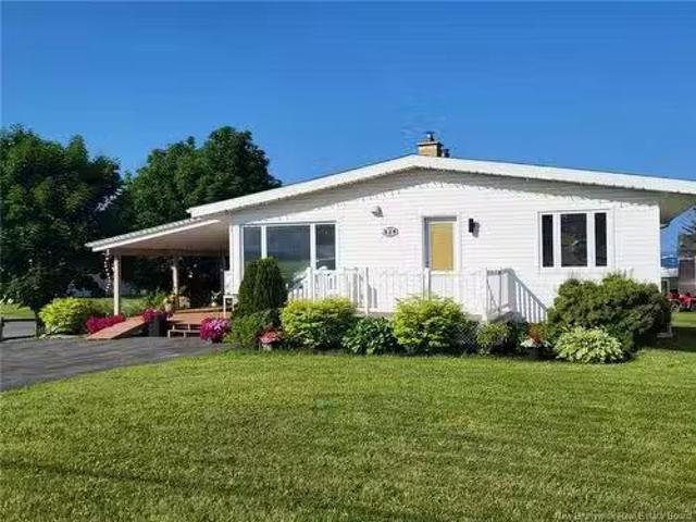 529 Rue Principale, Pointe Verte, NB, E8J 3A2 house for sale.