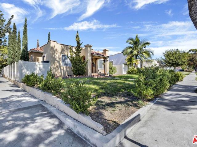 529 W Wilson Avenue