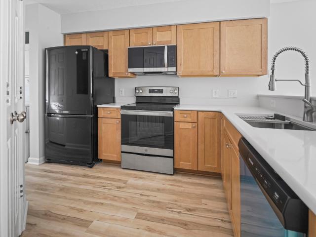 529 White River Dr. 19G