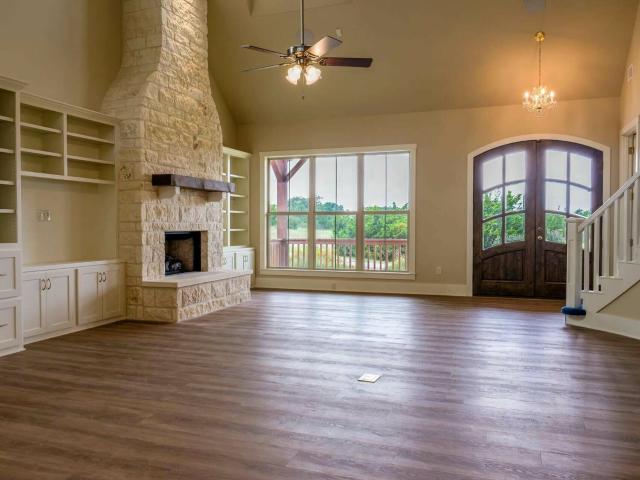 529 Vista Ridge Dr, Round Mountain, TX