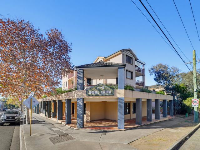 5/2 4 Kane St, Guildford