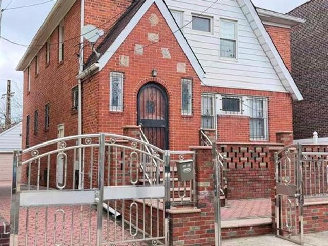 52 57 84th St, Elmhurst, NY 11373