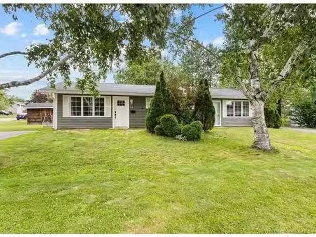 52 54 Lombardi Lane, Fredericton, NB, E3A 1N7 house for sale.