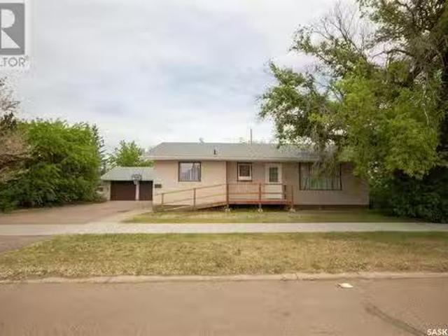 52 22Nd Street, Battleford, SK, S0M 0E0 house for sale List.