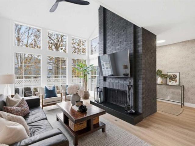 52 28 Berwick Crescent Nw, Calgary, AB, T3K 1Y7 townhouse for sale | Listing ID A2351 | Royal LePage