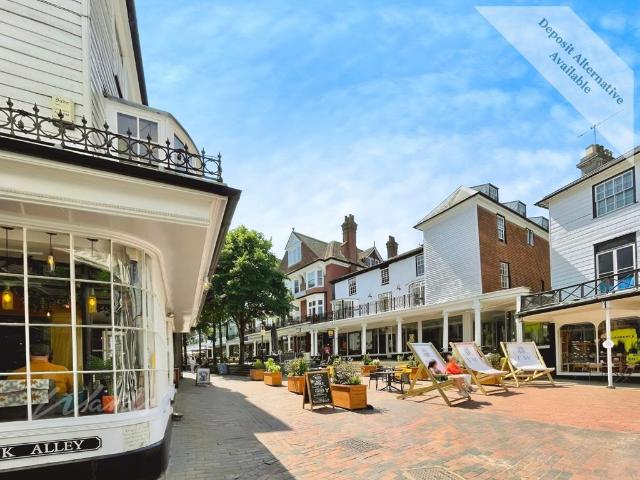 52 The Pantiles Tunbridge Wells TN2 2 bed apartment to rent £1,500 pcm £346 pw