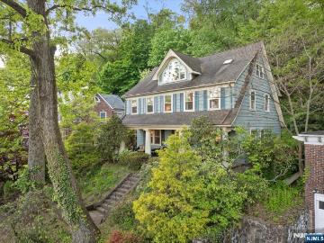 52 Warfield Street