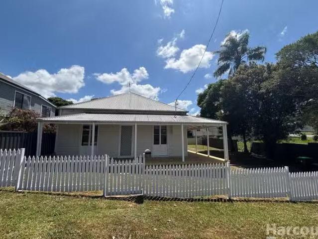 52 Wide Street, West Kempsey, NSW 2440 House for Rent