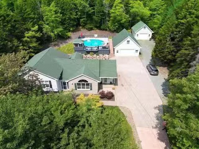 52 Wilson Lake Drive, Middle Sackville, NS, B4E 3G3 house fo.