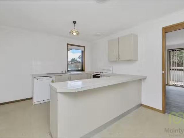 52 Alice Jackson Crescent, Gilmore House for rent Listed by M.