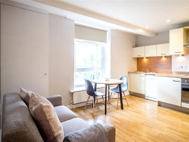 52 Bankfield Road, Huddersfield, HD1