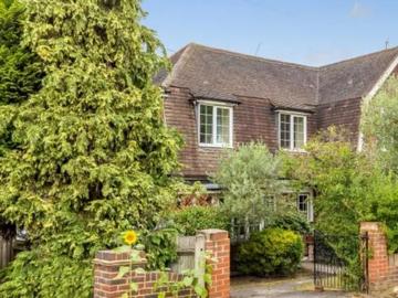 52 Barham Road, Cottenham Park, London, SW20 0ES, United Kingdom | 5 bed house for rent #137836776 | Rentberry