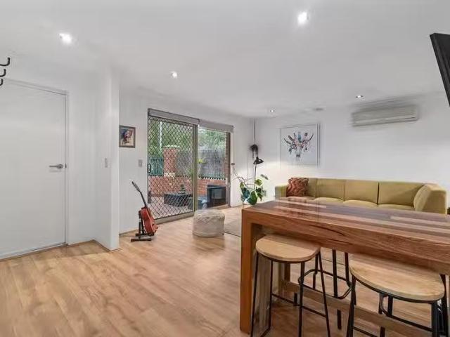 5/2 Bonnievale Street, Mount Hawthorn, WA 6016