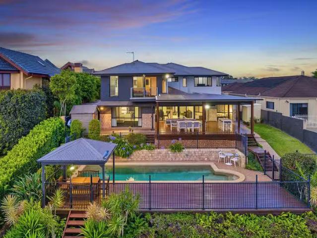 52 Cabana Boulevard, Benowa, QLD 4217