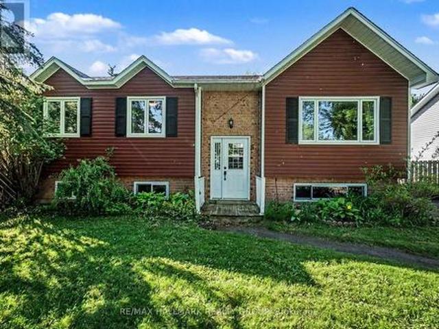 52 Castlebeau Street, Russell, ON, K0A 1W0 house for sale | Listing ID X13703 | Royal LePage