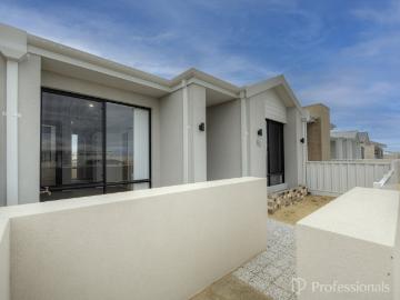 52 Chateau AvenueAlkimos WA 6038, Australia