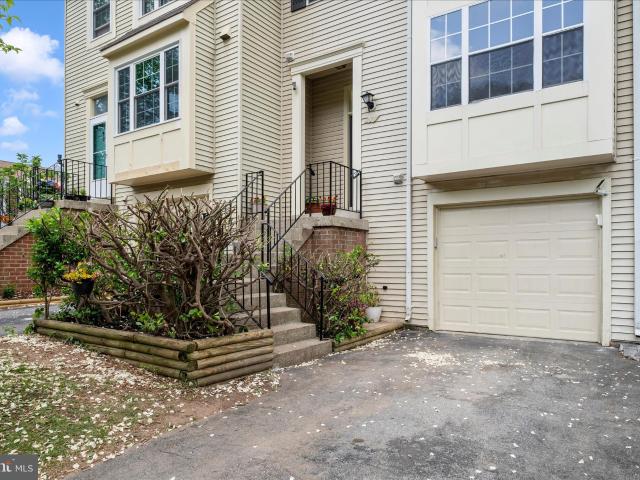 52 Cherry Bend Ct, Germantown, MD 20874 | MLS #MDMC2223