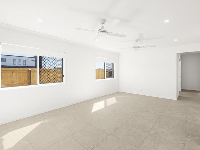 52 Donald Mackie Street, Lawnton QLD 4501