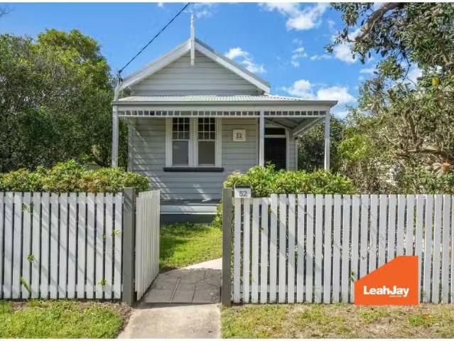 52 Douglas Street, Stockton House for rent Listed by Leasing.