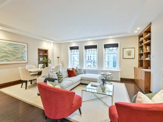 52 Elm Park Road, London, SW10 9PA, United Kingdom | 3 bed apartment for rent #139333148 | Rentberry