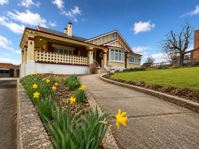 52 Emu Bay Road, DELORAINE, TAS 7304