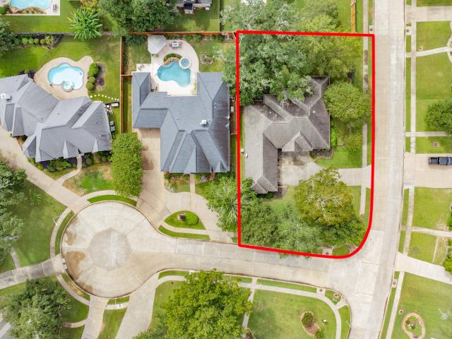 52 English Oak Court