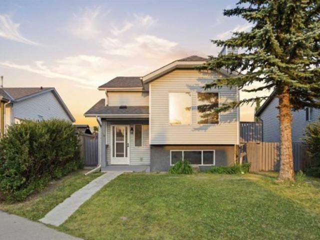 52 Erin Meadows Court Se, Calgary, AB, T2B 2Z7 house for sale | Listing ID A2335 | Royal LePage